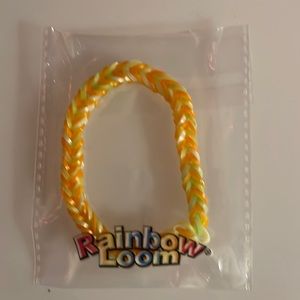 RAINBOW LOOM BRACELET